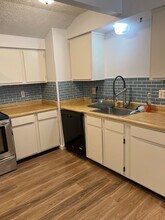 20 Great Wood Ct, Unit 20-8 in Fairport, NY - Foto de edificio - Building Photo