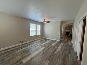 3917 Dragoo Park Dr in Modesto, CA - Building Photo - Building Photo