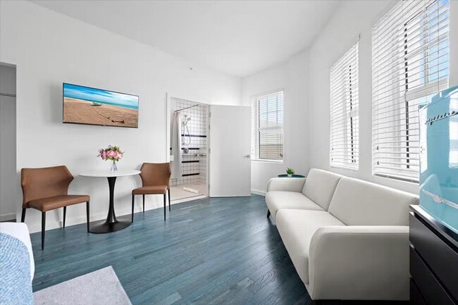 1701 Alton Rd in Miami Beach, FL - Foto de edificio - Building Photo