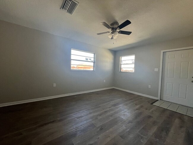 property at 1712 W House St