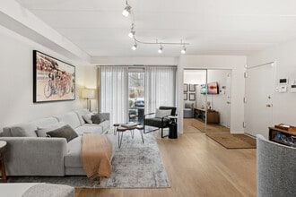 Park Place One Apartments in Philadelphia, PA - Foto de edificio - Building Photo