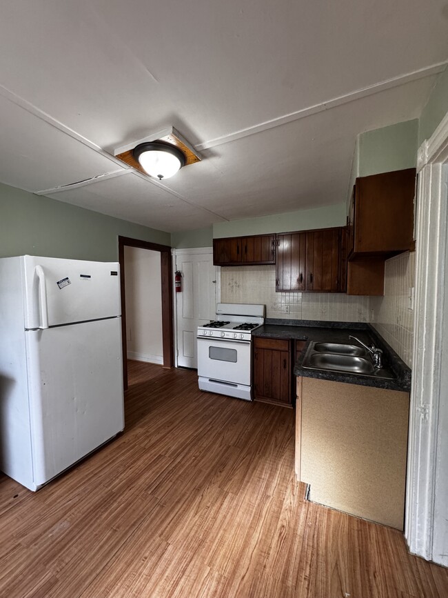 215 Liberty St, Unit Apartment 3