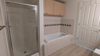 196 SE Spokane St, Unit 101 in Portland, OR - Building Photo - Building Photo