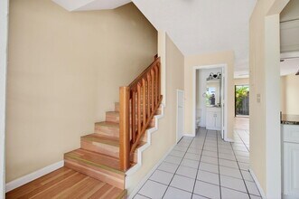 2006 Wharf Ln in Greenacres, FL - Foto de edificio - Building Photo