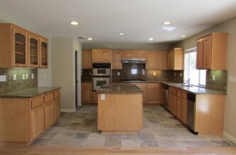 10 Valente in Irvine, CA - Building Photo - Building Photo