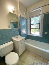 1156 Commonwealth Ave in Boston, MA - Building Photo - Building Photo