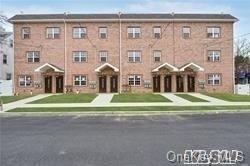 190-25 Dormans Rd in Queens, NY - Building Photo