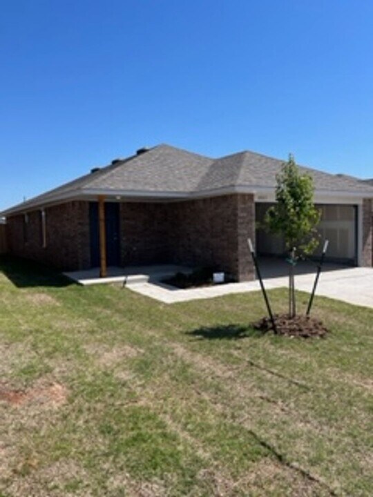 2925 NW 195th St in Edmond, OK - Building Photo