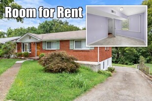 512 River Rouge Dr in Nashville, TN - Building Photo