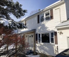 5 John Avenue, Unit 2nd Floor in Waterville, ME - Building Photo - Building Photo