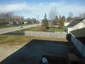 4130 Clover Rd, Unit A in Manitowoc, WI - Building Photo - Building Photo