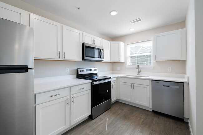 Liberty Pointe Apartments in Farmington, MO - Building Photo - Interior Photo