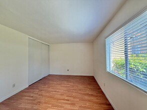 17189 W Bernardo Dr in San Diego, CA - Building Photo - Building Photo