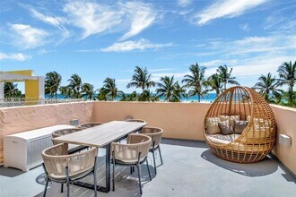 834 Ocean Dr, Unit 402 in Miami Beach, FL - Building Photo - Building Photo