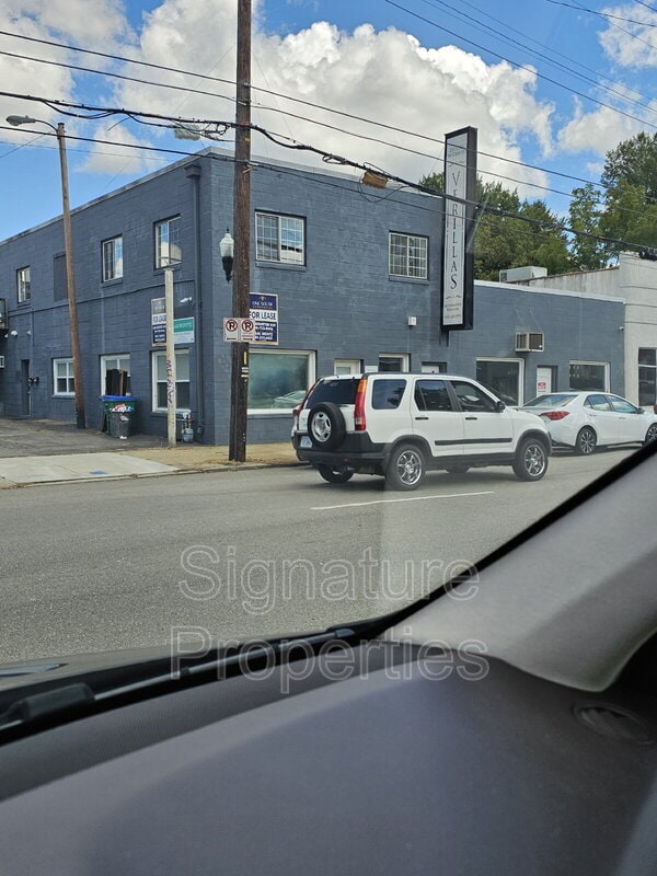 property at 2312 W Cary St