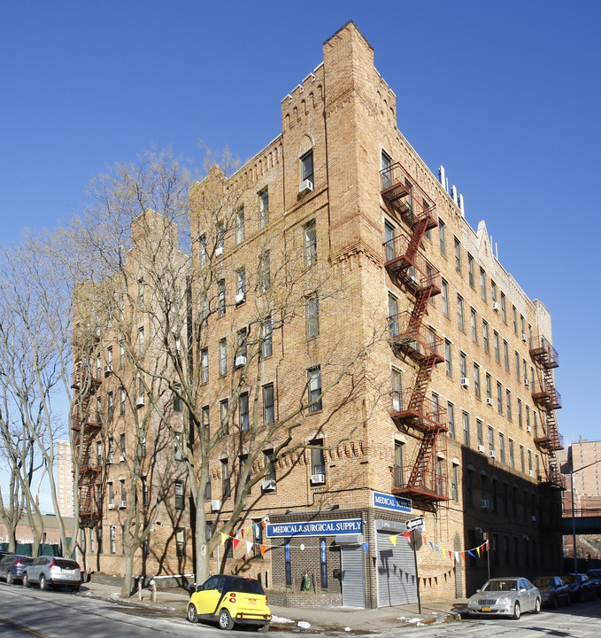 205 Sea Breeze Ave in Brooklyn, NY - Building Photo