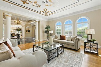 90 Broadacres Rd in Atherton, CA - Building Photo - Building Photo