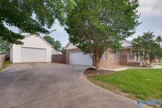 23983 May Ln in Athens, AL - Foto de edificio - Building Photo