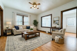 2718 Commercial Ave in Madison, WI - Building Photo