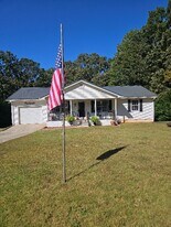 1267 Kilgore Rd in Griffin, GA - Building Photo