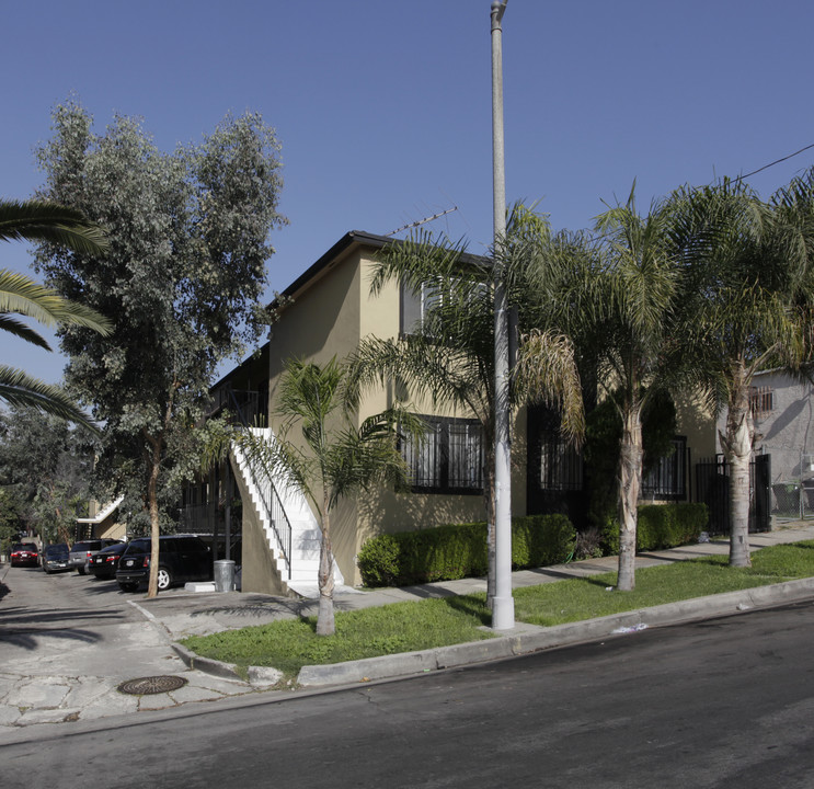 4205-4211 Lockwood Ave in Los Angeles, CA - Building Photo