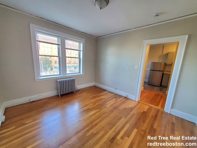 4 Cogswell Ave in Cambridge, MA - Building Photo - Building Photo