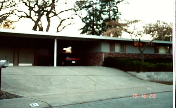 19-21 Weller Ct in Pleasant Hill, CA - Foto de edificio - Building Photo