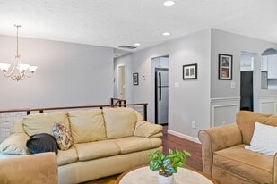 4942 Sheila Ln in Stone Mountain, GA - Building Photo