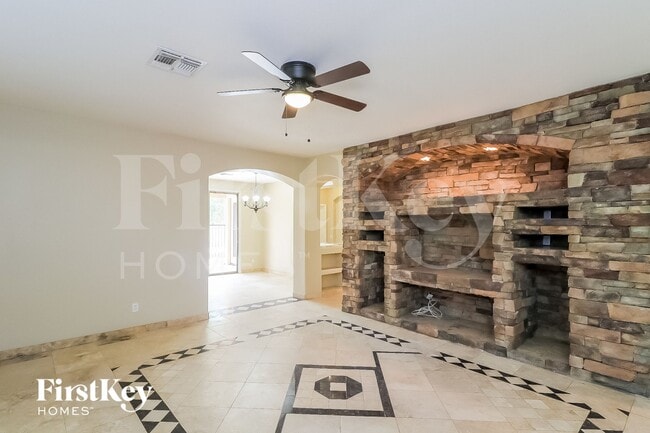 5777 W Golden Ln in Glendale, AZ - Foto de edificio - Building Photo