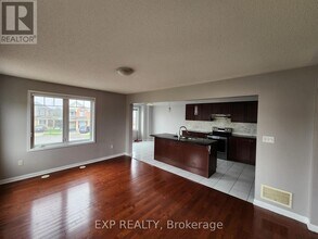 16 Saunter Ct in Brampton, ON - Building Photo - Building Photo