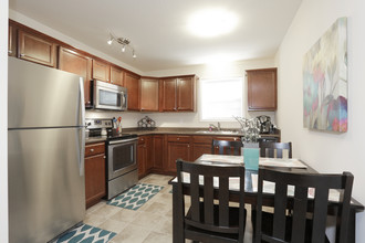 Camden Hills Apartments in Peoria, IL - Building Photo - Interior Photo