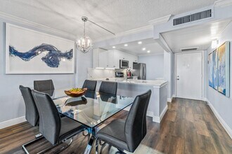 14 Royal Palm Way in Boca Raton, FL - Building Photo - Building Photo