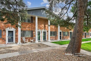 13988 E Utah Cir in Aurora, CO - Building Photo