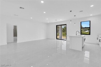3315 67th St W in Lehigh Acres, FL - Building Photo - Building Photo
