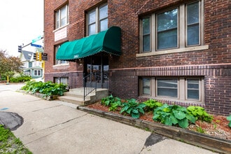 2876 Humboldt Ave S in Minneapolis, MN - Building Photo - Building Photo