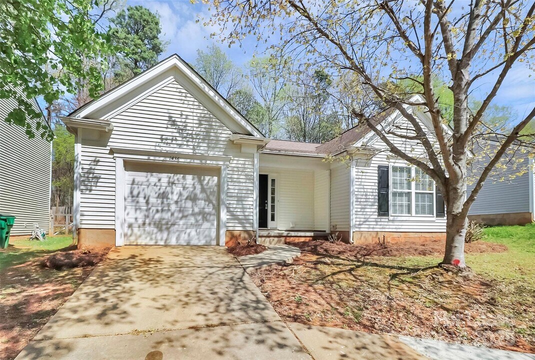1436 Rumstone Ln in Charlotte, NC - Building Photo