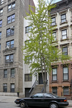 57 W 71st St in New York, NY - Building Photo - Building Photo