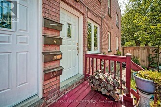 226 Greenwood Ave in Toronto, ON - Building Photo - Building Photo