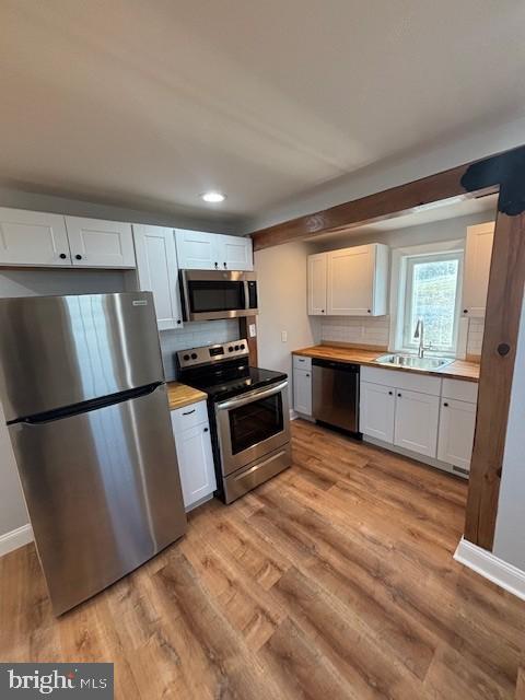 property at 1205 Manor Rd