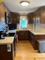 103 Lake St, Unit 2 in Waltham, MA - Building Photo