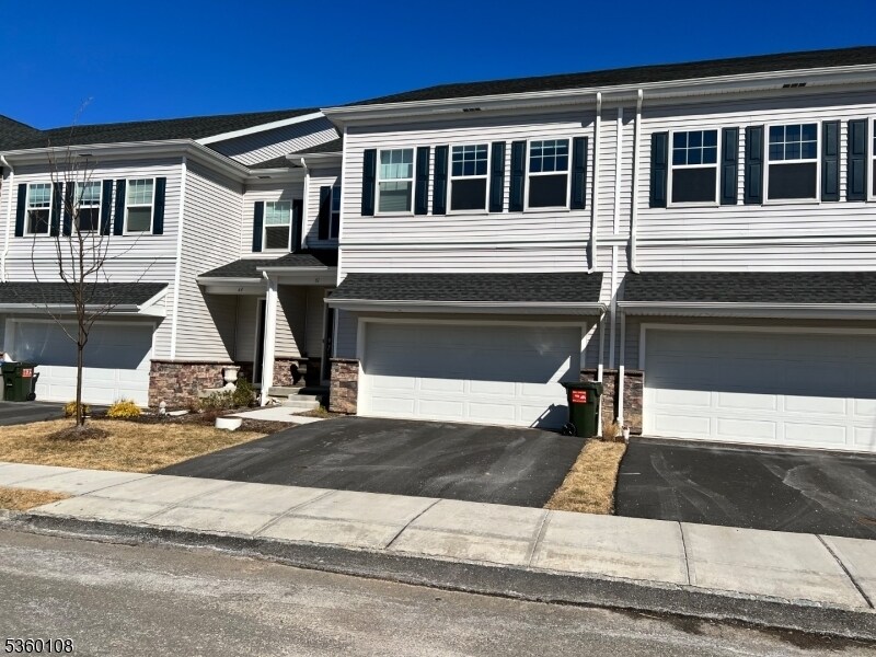 61 Gerhard Pl in Morristown, NJ - Building Photo