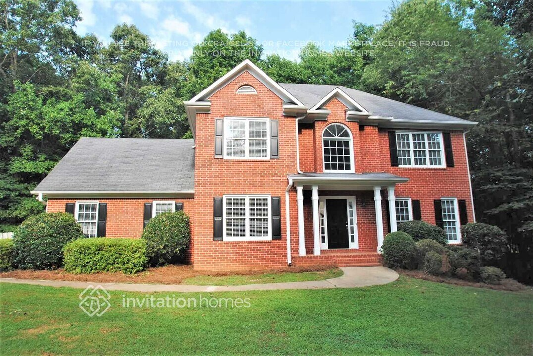 7895 Wynfield Cir in Cumming, GA - Foto de edificio