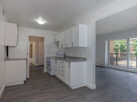 Patricia Apartments in Sarnia, ON - Building Photo