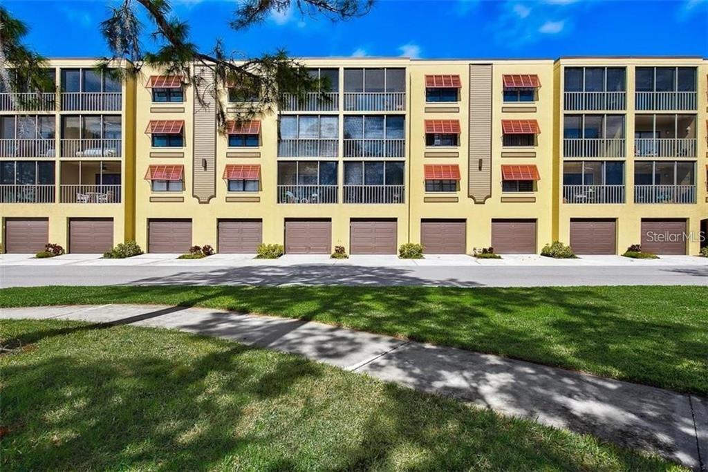 5817 Park St N in St. Petersburg, FL - Building Photo