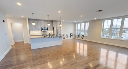 434 McGrath Hwy in Somerville, MA - Foto de edificio