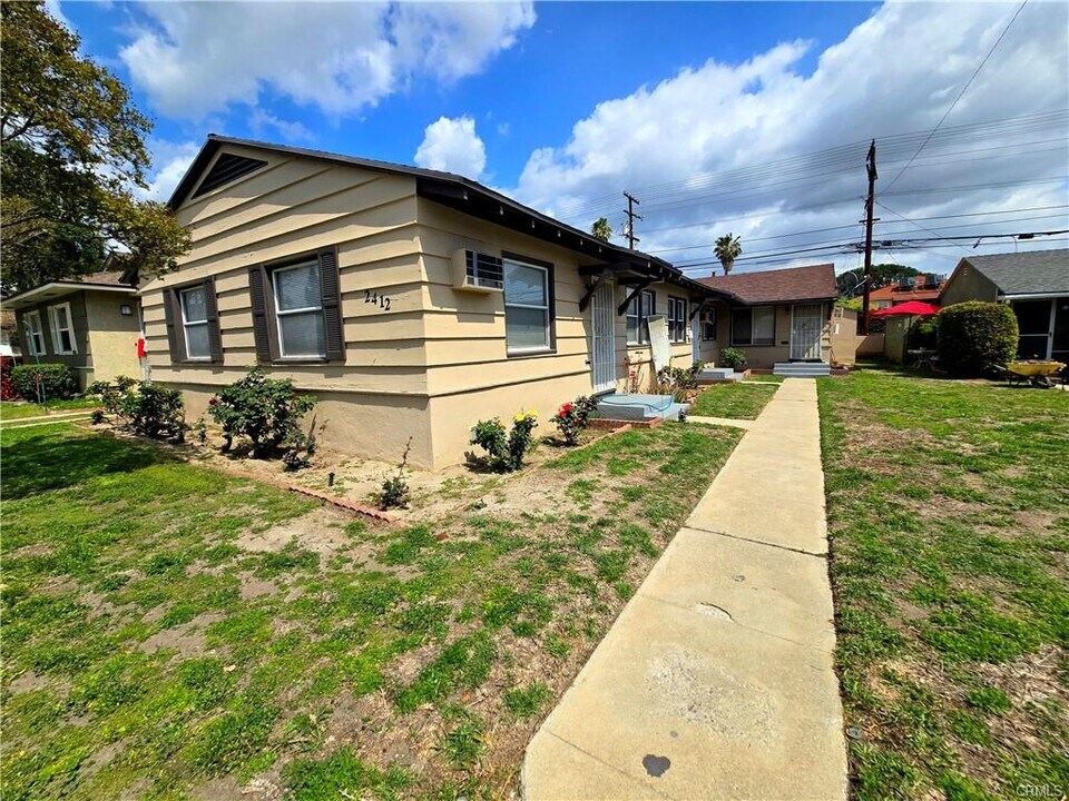 2412 N Brighton St in Burbank, CA - Building Photo