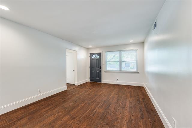8705 Gladwood Ln in Dallas, TX - Building Photo - Building Photo