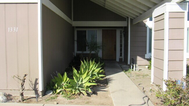 1331 Casmalia Ct in Simi Valley, CA - Building Photo - Building Photo