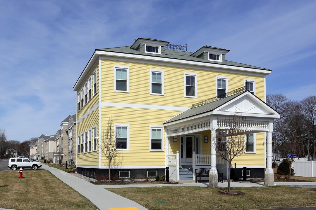 Jewel Crossing in North Attleboro, MA - Building Photo