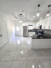 1006 N Woodson Ave in Edinburg, TX - Building Photo - Building Photo